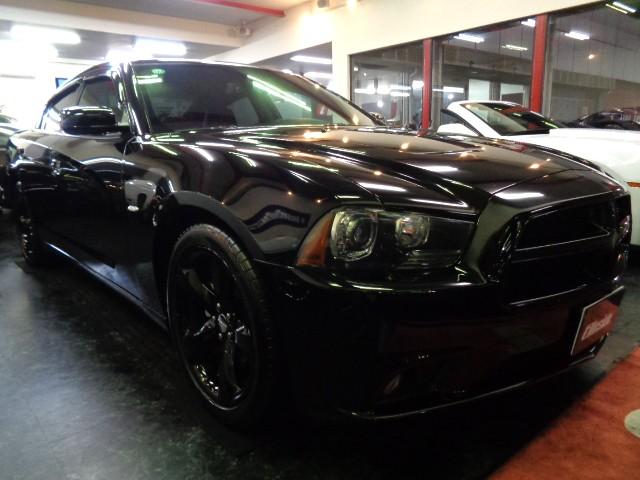 ダッジ・チャージャー ＳＸＴ　後期型ＳＸＴプラス３．６ＶＶＴエンジンパドルＳ黒革シートディスプレイオーディオバックカメラＢＥＡＴＳサウンドパワーシートシートヒーターＢＳＭブラック２０ＡＷクルーズコントロールＣＡＲＦＡＸチェック済（2枚目）