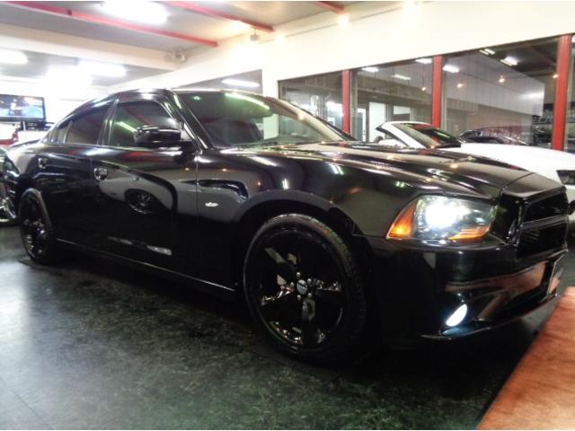 ダッジ・チャージャー ＳＸＴ　後期型ＳＸＴプラス３．６ＶＶＴエンジンパドルＳ黒革シートディスプレイオーディオバックカメラＢＥＡＴＳサウンドパワーシートシートヒーターＢＳＭブラック２０ＡＷクルーズコントロールＣＡＲＦＡＸチェック済（8枚目）