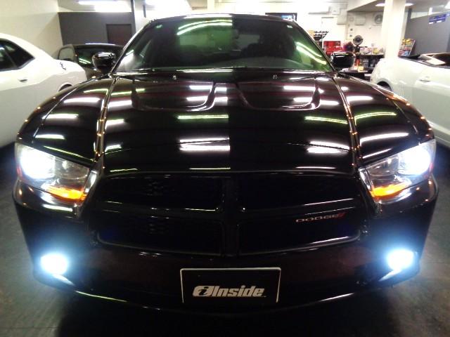 ダッジ・チャージャー ＳＸＴ　後期型ＳＸＴプラス３．６ＶＶＴエンジンパドルＳ黒革シートディスプレイオーディオバックカメラＢＥＡＴＳサウンドパワーシートシートヒーターＢＳＭブラック２０ＡＷクルーズコントロールＣＡＲＦＡＸチェック済（9枚目）