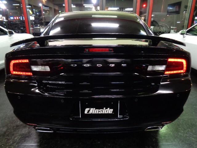 ダッジ・チャージャー ＳＸＴ　後期型ＳＸＴプラス３．６ＶＶＴエンジンパドルＳ黒革シートディスプレイオーディオバックカメラＢＥＡＴＳサウンドパワーシートシートヒーターＢＳＭブラック２０ＡＷクルーズコントロールＣＡＲＦＡＸチェック済（11枚目）