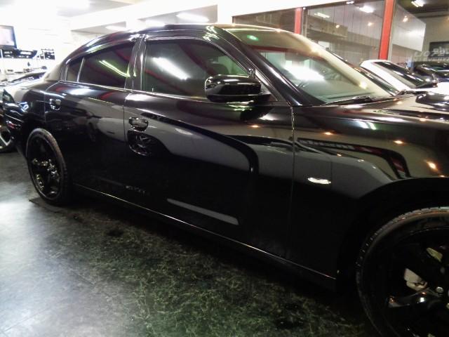 ダッジ・チャージャー ＳＸＴ　後期型ＳＸＴプラス３．６ＶＶＴエンジンパドルＳ黒革シートディスプレイオーディオバックカメラＢＥＡＴＳサウンドパワーシートシートヒーターＢＳＭブラック２０ＡＷクルーズコントロールＣＡＲＦＡＸチェック済（19枚目）