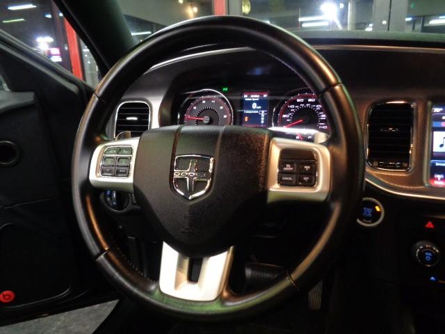 ダッジ・チャージャー ＳＸＴ　後期型ＳＸＴプラス３．６ＶＶＴエンジンパドルＳ黒革シートディスプレイオーディオバックカメラＢＥＡＴＳサウンドパワーシートシートヒーターＢＳＭブラック２０ＡＷクルーズコントロールＣＡＲＦＡＸチェック済（28枚目）