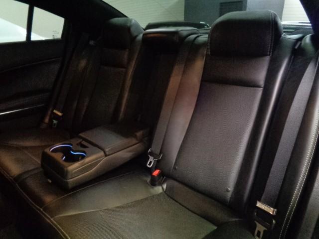 ダッジ・チャージャー ＳＸＴ　後期型ＳＸＴプラス３．６ＶＶＴエンジンパドルＳ黒革シートディスプレイオーディオバックカメラＢＥＡＴＳサウンドパワーシートシートヒーターＢＳＭブラック２０ＡＷクルーズコントロールＣＡＲＦＡＸチェック済（34枚目）