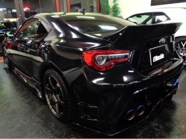 クリスタルブラックシリカカラーＫＵＨＬフルエアロ＆トランクスポイラー＆ＲＡＹＳ製ＶＯＬＫアルミ＆キャリパーカバー＆ＬＥＤライト＆ＬＥＤＦＯＧ＆コンビレザーシート＆ナビＴＶバックカメラ＆シートヒーター