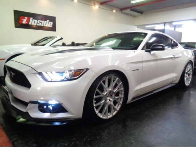 マスタング ５０イヤーズ　エディション　３５０台限定車２．３ＥＣＯＢＯＯＳＴターボ６速パドルＳステンマフラー車高調ＦブレンボＦＯＲＧＩＡＲＴ２０アルミ黒革インテリアディスプレイオーディオＳＨＡＫＥＲスピーカーパワーシートヒーターエアコン（7枚目）