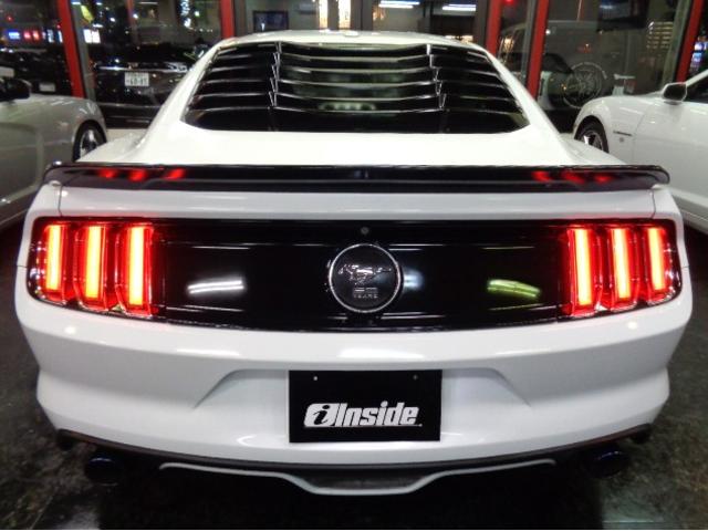 マスタング ５０イヤーズ　エディション　３５０台限定車２．３ＥＣＯＢＯＯＳＴターボ６速パドルＳステンマフラー車高調ＦブレンボＦＯＲＧＩＡＲＴ２０アルミ黒革インテリアディスプレイオーディオＳＨＡＫＥＲスピーカーパワーシートヒーターエアコン（11枚目）