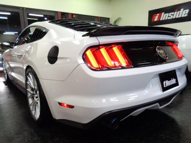 マスタング ５０イヤーズ　エディション　３５０台限定車２．３ＥＣＯＢＯＯＳＴターボ６速パドルＳステンマフラー車高調ＦブレンボＦＯＲＧＩＡＲＴ２０アルミ黒革インテリアディスプレイオーディオＳＨＡＫＥＲスピーカーパワーシートヒーターエアコン（12枚目）