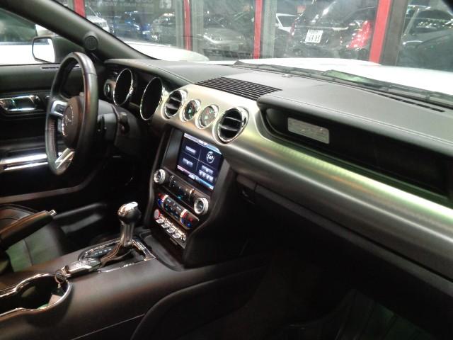 マスタング ５０イヤーズ　エディション　３５０台限定車２．３ＥＣＯＢＯＯＳＴターボ６速パドルＳステンマフラー車高調ＦブレンボＦＯＲＧＩＡＲＴ２０アルミ黒革インテリアディスプレイオーディオＳＨＡＫＥＲスピーカーパワーシートヒーターエアコン（32枚目）