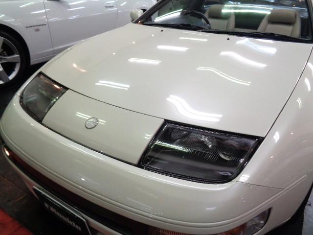 フェアレディＺ コンバーチブル　ＶＧ３０ＤＥＶ６エンジン純正５ＭＴミッション４本出しマフラーＴＥＩＮ車高調対向キャリパーＳＴＥＩＮＥＲ１９アルミホワイトパールカラーブラックＴＯＰホワイトベージュレザーインテリアＨＩＤＴベルト交換済（5枚目）