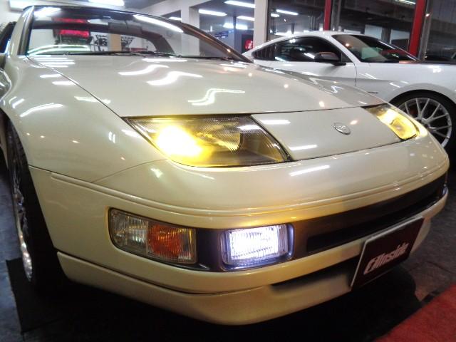 フェアレディＺ コンバーチブル　ＶＧ３０ＤＥＶ６エンジン純正５ＭＴミッション４本出しマフラーＴＥＩＮ車高調対向キャリパーＳＴＥＩＮＥＲ１９アルミホワイトパールカラーブラックＴＯＰホワイトベージュレザーインテリアＨＩＤＴベルト交換済（6枚目）