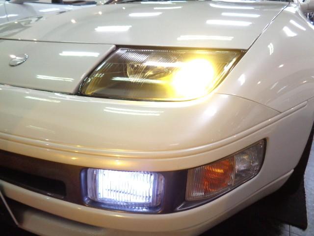 フェアレディＺ コンバーチブル　ＶＧ３０ＤＥＶ６エンジン純正５ＭＴミッション４本出しマフラーＴＥＩＮ車高調対向キャリパーＳＴＥＩＮＥＲ１９アルミホワイトパールカラーブラックＴＯＰホワイトベージュレザーインテリアＨＩＤＴベルト交換済（10枚目）