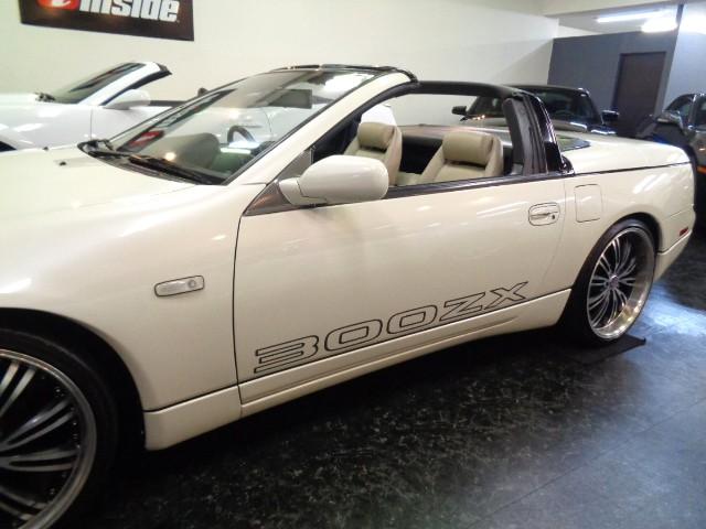 フェアレディＺ コンバーチブル　ＶＧ３０ＤＥＶ６エンジン純正５ＭＴミッション４本出しマフラーＴＥＩＮ車高調対向キャリパーＳＴＥＩＮＥＲ１９アルミホワイトパールカラーブラックＴＯＰホワイトベージュレザーインテリアＨＩＤＴベルト交換済（19枚目）