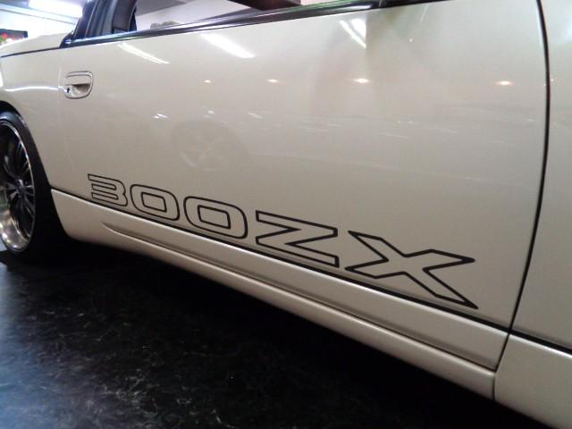 フェアレディＺ コンバーチブル　ＶＧ３０ＤＥＶ６エンジン純正５ＭＴミッション４本出しマフラーＴＥＩＮ車高調対向キャリパーＳＴＥＩＮＥＲ１９アルミホワイトパールカラーブラックＴＯＰホワイトベージュレザーインテリアＨＩＤＴベルト交換済（23枚目）