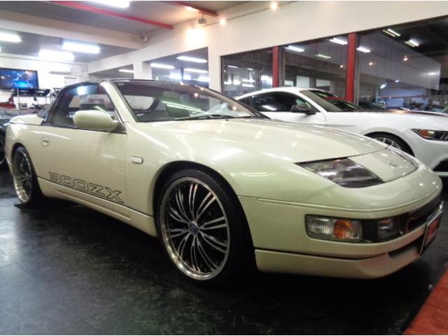 フェアレディＺ コンバーチブル　ＶＧ３０ＤＥＶ６エンジン純正５ＭＴミッション４本出しマフラーＴＥＩＮ車高調対向キャリパーＳＴＥＩＮＥＲ１９アルミホワイトパールカラーブラックＴＯＰホワイトベージュレザーインテリアＨＩＤＴベルト交換済（27枚目）