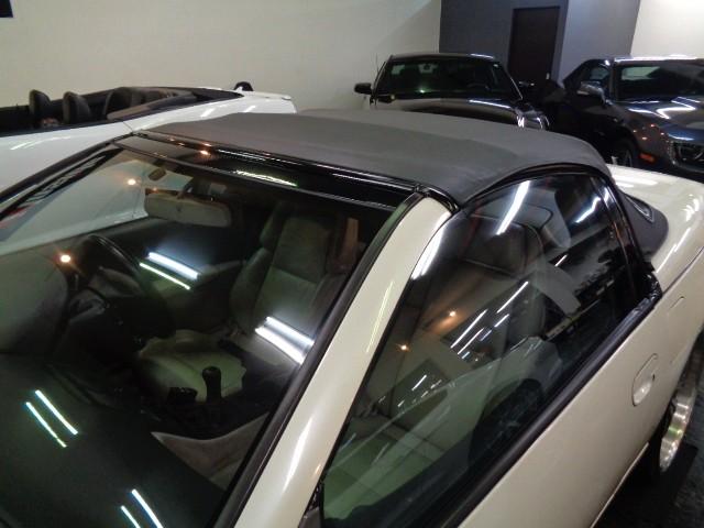 フェアレディＺ コンバーチブル　ＶＧ３０ＤＥＶ６エンジン純正５ＭＴミッション４本出しマフラーＴＥＩＮ車高調対向キャリパーＳＴＥＩＮＥＲ１９アルミホワイトパールカラーブラックＴＯＰホワイトベージュレザーインテリアＨＩＤＴベルト交換済（30枚目）