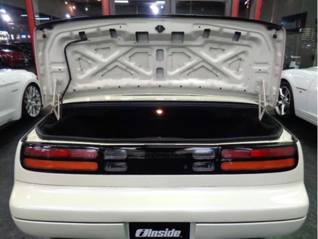 フェアレディＺ コンバーチブル　ＶＧ３０ＤＥＶ６エンジン純正５ＭＴミッション４本出しマフラーＴＥＩＮ車高調対向キャリパーＳＴＥＩＮＥＲ１９アルミホワイトパールカラーブラックＴＯＰホワイトベージュレザーインテリアＨＩＤＴベルト交換済（45枚目）