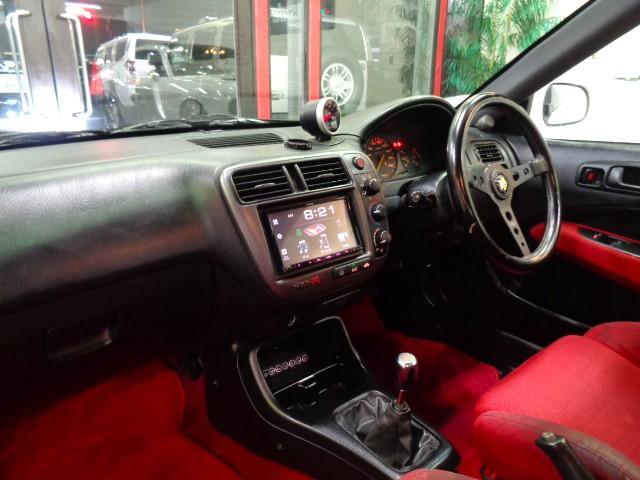 シビック タイプＲ　後期モデルチャンピオンシップホワイトカラーＢ１６Ｂ型ＶＴＥＣエンジンＥＸマニマフラーＢＬＩＴＺ車高調タワーバー赤レカロシートインテリアＤＥＦＩメーターＳＳＲアルミエアロボンネットＭＯＭＯステアＨＩＤ（26枚目）