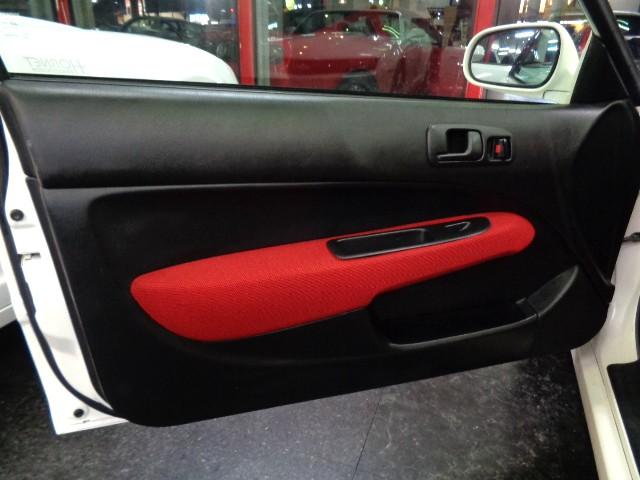 シビック タイプＲ　後期モデルチャンピオンシップホワイトカラーＢ１６Ｂ型ＶＴＥＣエンジンＥＸマニマフラーＢＬＩＴＺ車高調タワーバー赤レカロシートインテリアＤＥＦＩメーターＳＳＲアルミエアロボンネットＭＯＭＯステアＨＩＤ（35枚目）