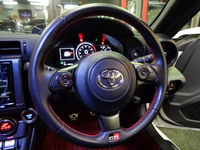 ＧＲ８６ ＲＺ　ＴＲＤフルエアロＴＲＤリアスポエアロボンネットＦＡ２４ＢＯＸＥＲエンジン６ＭＴミッションＧＲ４本出しマフラーＨＫＳ車高調ＴＲＡＣＫモード１８アルミ黒革インテリアワイドナビＴＶクルーズＣバックカメラ（32枚目）