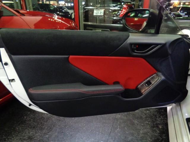 ＧＲ８６ ＲＺ　ＴＲＤフルエアロＴＲＤリアスポエアロボンネットＦＡ２４ＢＯＸＥＲエンジン６ＭＴミッションＧＲ４本出しマフラーＨＫＳ車高調ＴＲＡＣＫモード１８アルミ黒革インテリアワイドナビＴＶクルーズＣバックカメラ（39枚目）