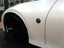 ニスモ　ブリリアントホワイトパールカラーＮＩＳＭＯエアロＶＱ３７ＶＨＲエンジン３５５ＰＳ６ＭＴミッションＮＩＳＭＯマフラー車高調レッドキャリパーＡＤＶＡＮ１９アルミＮＩＳＭＯレカロシートナビＴＶ１オーナー車（22枚目）