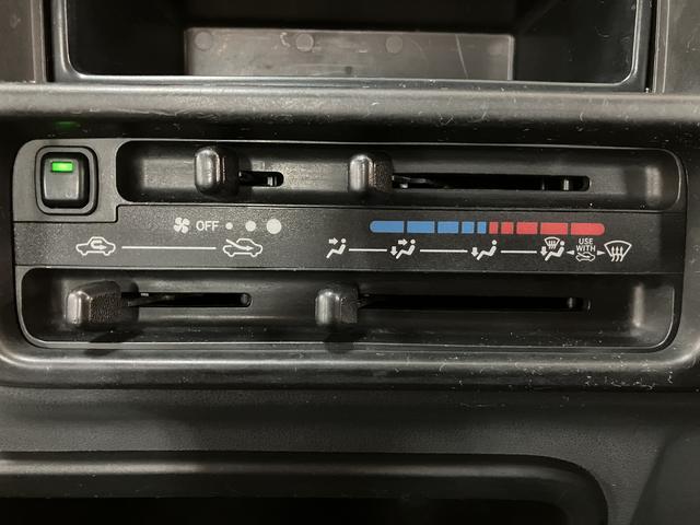 ハイゼットトラック エアコン・パワステスペシャル　３速オートマ車・ＡＭラジオ　３速オートマ車・純正ＡＭラジオ・エアコン・パワ－ステアリング・マット・バイザ－装備（11枚目）