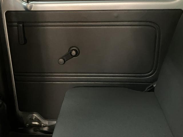 ハイゼットカーゴ ＤＸ／１年保証／１．６万キロ／Ｂｌｕｅｔｏｏｔｈ／　１年間走行距離無制限保証／１．６万キロ／４速オートマチック／キーレスエントリー／パワーウインドウ／集中ドアロック／プライバシーガラス／純正ＣＤステレオ／Ｂｌｕｅｔｏｏｔｈ／アイドリングストップ／（36枚目）