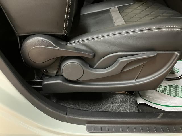 タフト Ｇターボ　ダーククロムベンチャー／４ＷＤ／ＯＰホイール／　１年間走行距離無制限保証／衝突軽減ブレーキ／４ＷＤ／純正ディスプレイオーディオ／ＥＴＣ／バックカメラ／Ｂｌｕｅｔｏｏｔｈ／フルセグＴＶ／オプションホイール／シートヒーター／ＬＥＤヘッドライト・フォグ／（28枚目）