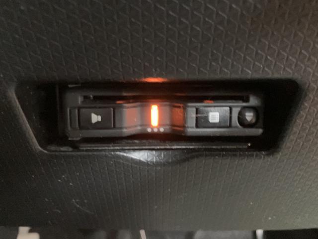 ＥＴＣ車載器を装備しています☆料金所での支払いも待つこともなく楽々通過ですよ☆