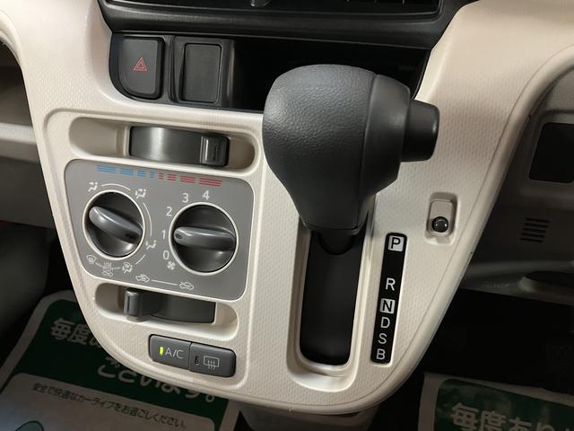 インパネシフトのオートマチックになっています★足元がすっきりとして広々使っていただけますよ★