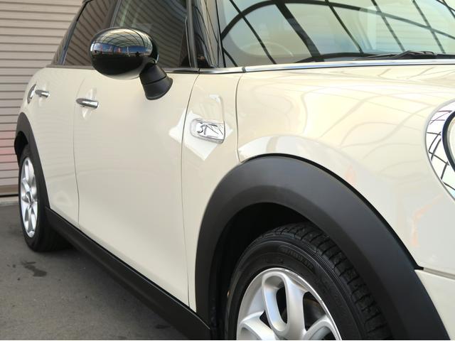 ＭＩＮＩ クーパーＳ　ターボ　ブラックルーフ　ＬＥＤヘッドライト　ＬＥＤフォグ　純正ＨＤＤナビ　ＢＴオーディオ＆ハンズフリー　１６インチＡＷ　クロームラインインテリア　ライトパッケージ　１オーナー　禁煙車　半年保証付（34枚目）