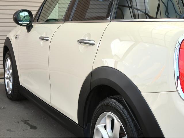 ＭＩＮＩ クーパーＳ　ターボ　ブラックルーフ　ＬＥＤヘッドライト　ＬＥＤフォグ　純正ＨＤＤナビ　ＢＴオーディオ＆ハンズフリー　１６インチＡＷ　クロームラインインテリア　ライトパッケージ　１オーナー　禁煙車　半年保証付（36枚目）