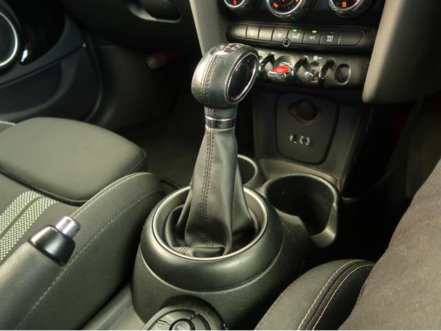 ＭＩＮＩ クーパーＳ　ターボ　ブラックルーフ　ＬＥＤヘッドライト　ＬＥＤフォグ　純正ＨＤＤナビ　ＢＴオーディオ＆ハンズフリー　１６インチＡＷ　クロームラインインテリア　ライトパッケージ　１オーナー　禁煙車　半年保証付（67枚目）