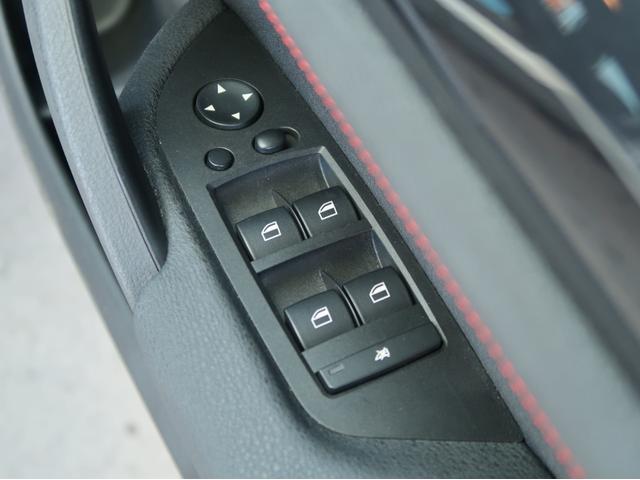 X1 xDrive 20i スポーツ 後期電子式8速ATモデル 走行30000km キセノンライト 専用18インチAW Panasonic製ナビ フルセグ ミラー型ETC 専用Sportシート スマートプッシュスタート 禁煙車(60枚目)