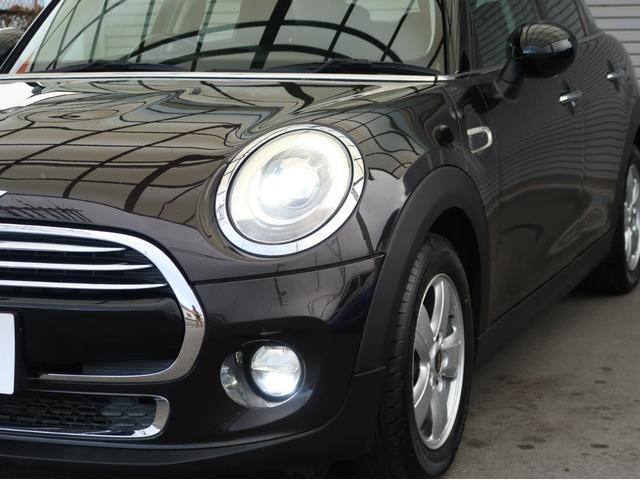 ＭＩＮＩ クーパー　５ドア　ミントパッケージ　ＬＥＤヘッドライト＆ＬＥＤフォグランプ　ドライビングモード　ナビパッケージ　ＢＴオーディオ＆ハンズフリー　アームレスト　クロームラインインテリア　ライトパッケージ　禁煙車（26枚目）
