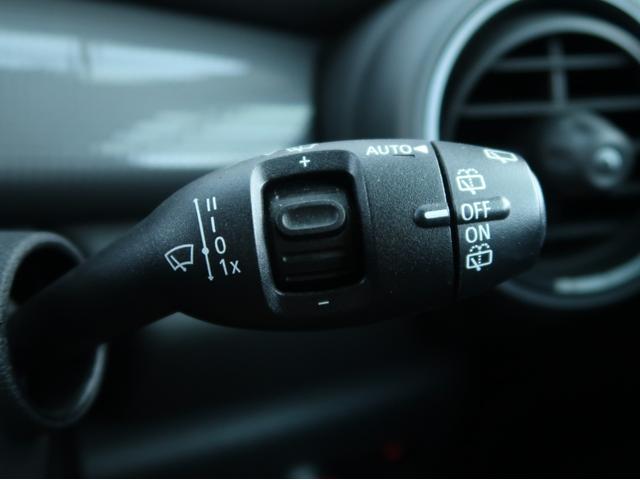 ＭＩＮＩ クーパー　５ドア　ミントパッケージ　ＬＥＤヘッドライト＆ＬＥＤフォグランプ　ドライビングモード　ナビパッケージ　ＢＴオーディオ＆ハンズフリー　アームレスト　クロームラインインテリア　ライトパッケージ　禁煙車（47枚目）