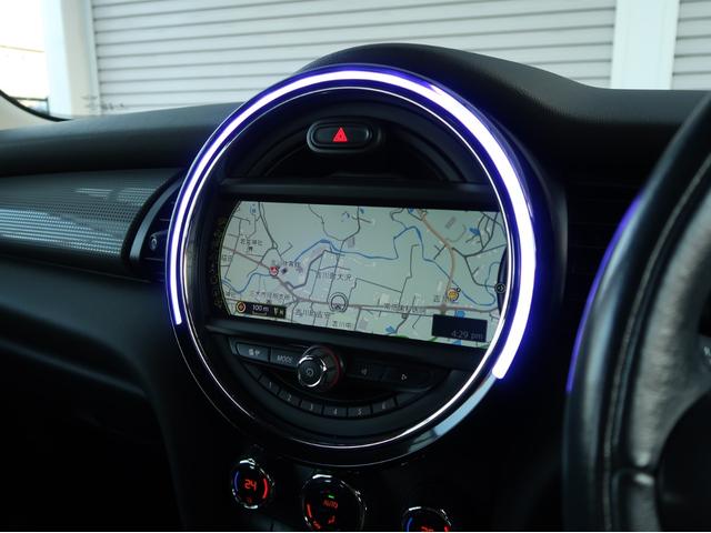ＭＩＮＩ クーパー　５ドア　ミントパッケージ　ＬＥＤヘッドライト＆ＬＥＤフォグランプ　ドライビングモード　ナビパッケージ　ＢＴオーディオ＆ハンズフリー　アームレスト　クロームラインインテリア　ライトパッケージ　禁煙車（52枚目）