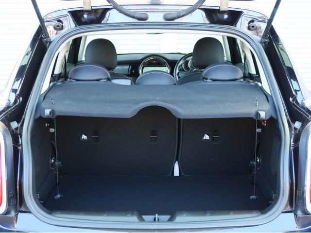 ＭＩＮＩ クーパー　５ドア　ミントパッケージ　ＬＥＤヘッドライト＆ＬＥＤフォグランプ　ドライビングモード　ナビパッケージ　ＢＴオーディオ＆ハンズフリー　アームレスト　クロームラインインテリア　ライトパッケージ　禁煙車（72枚目）