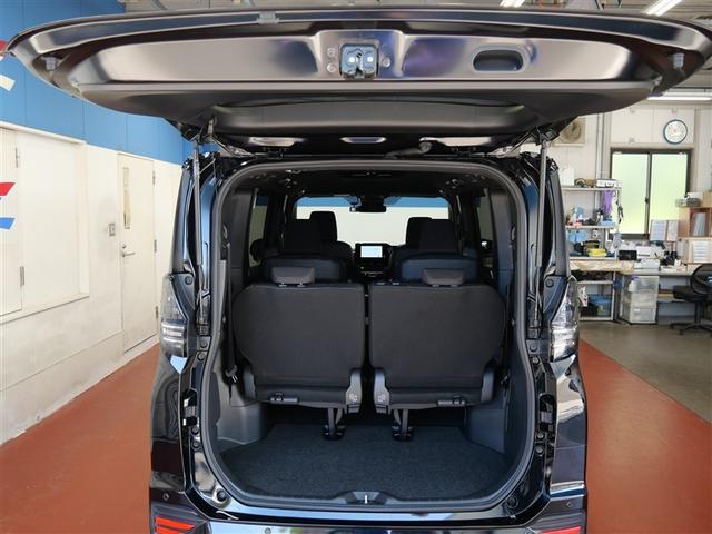 ヴォクシー ハイブリッドS-G ミュージックプレイヤー接続可 バックカメラ 衝突被害軽減システム ETC 両側電動スライド LEDヘッドランプ 乗車定員7人 3列シート ワンオーナー フルエアロ(10枚目)