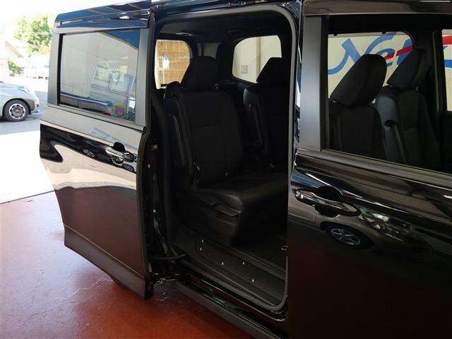 ヴォクシー ハイブリッドS-G ミュージックプレイヤー接続可 バックカメラ 衝突被害軽減システム ETC 両側電動スライド LEDヘッドランプ 乗車定員7人 3列シート ワンオーナー フルエアロ(23枚目)