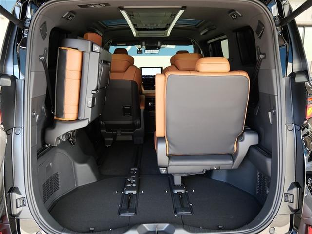 ヴェルファイアハイブリッド Ｚ　プレミア　革シート　サンルーフ　フルセグ　メモリーナビ　ミュージックプレイヤー接続可　後席モニター　衝突被害軽減システム　ＥＴＣ　ドラレコ　両側電動スライド　ＬＥＤヘッドランプ　乗車定員７人　３列シート（11枚目）