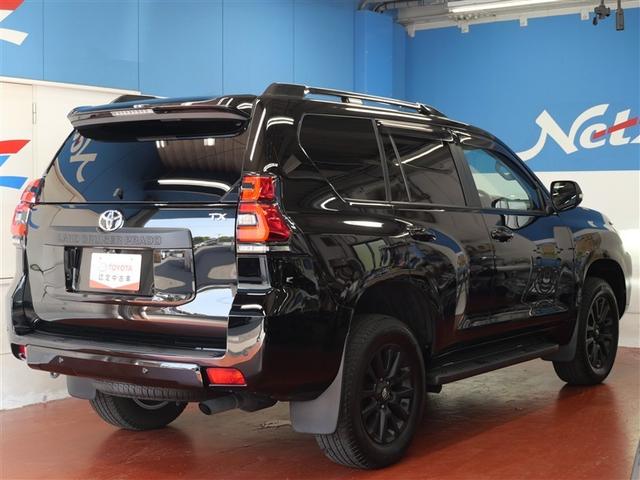 ランドクルーザープラド ＴＸ　Ｌパッケージ　マットブラックエディション　革シート　サンルーフ　４ＷＤ　フルセグ　メモリーナビ　ＤＶＤ再生　ミュージックプレイヤー接続可　バックカメラ　衝突被害軽減システム　ＥＴＣ　ドラレコ　ＬＥＤヘッドランプ　乗車定員７人　３列シート（5枚目）