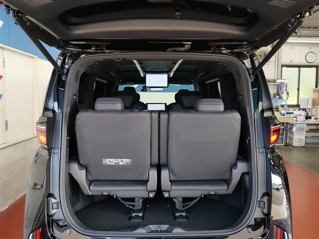 ヴェルファイアハイブリッド エグゼクティブラウンジ　革シート　サンルーフ　４ＷＤ　フルセグ　メモリーナビ　ＤＶＤ再生　ミュージックプレイヤー接続可　後席モニター　衝突被害軽減システム　ＥＴＣ　ドラレコ　両側電動スライド　ＬＥＤヘッドランプ　乗車定員７人（10枚目）