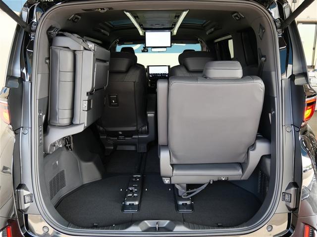 ヴェルファイアハイブリッド エグゼクティブラウンジ　革シート　サンルーフ　４ＷＤ　フルセグ　メモリーナビ　ＤＶＤ再生　ミュージックプレイヤー接続可　後席モニター　衝突被害軽減システム　ＥＴＣ　ドラレコ　両側電動スライド　ＬＥＤヘッドランプ　乗車定員７人（11枚目）