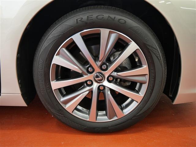 純正アルミは精度が高く、走行安定性・デザイン性ともに優れています！！