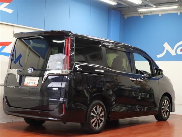 エスクァイア ハイブリッドＧｉプレミアムパッケジブラックテーラード　フルセグ　メモリーナビ　ＤＶＤ再生　ミュージックプレイヤー接続可　後席モニター　バックカメラ　衝突被害軽減システム　ＥＴＣ　両側電動スライド　ＬＥＤヘッドランプ　乗車定員７人　３列シート　ワンオーナー（5枚目）