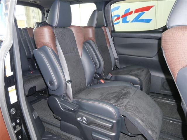 アルファード ２．５Ｓ　Ａパッケージ　タイプブラック　サンルーフ　フルセグ　メモリーナビ　ＤＶＤ再生　ミュージックプレイヤー接続可　後席モニター　バックカメラ　衝突被害軽減システム　ＥＴＣ　両側電動スライド　ＬＥＤヘッドランプ　乗車定員７人　３列シート（8枚目）