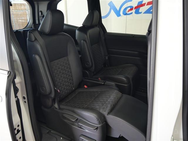 ヴォクシー Ｓ－Ｚ　フルセグ　メモリーナビ　ＤＶＤ再生　ミュージックプレイヤー接続可　バックカメラ　衝突被害軽減システム　ＥＴＣ　ドラレコ　両側電動スライド　ＬＥＤヘッドランプ　乗車定員７人　３列シート　ワンオーナー（8枚目）