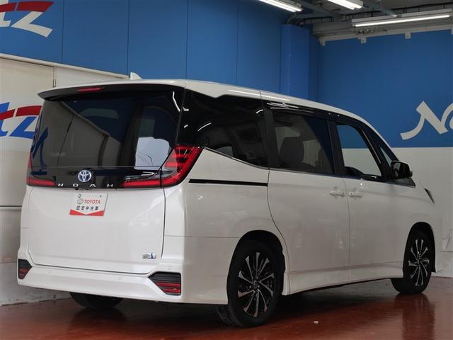 ノア ハイブリッドＳ－Ｚ　フルセグ　メモリーナビ　ＤＶＤ再生　ミュージックプレイヤー接続可　後席モニター　衝突被害軽減システム　ＥＴＣ　ドラレコ　両側電動スライド　ＬＥＤヘッドランプ　乗車定員７人　３列シート　ワンオーナー（5枚目）