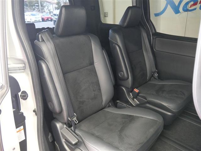 ヴォクシー ハイブリッドＺＳ　煌ＩＩＩ　フルセグ　メモリーナビ　ＤＶＤ再生　ミュージックプレイヤー接続可　後席モニター　バックカメラ　衝突被害軽減システム　ＥＴＣ　両側電動スライド　ＬＥＤヘッドランプ　乗車定員７人　３列シート　ワンオーナー（8枚目）